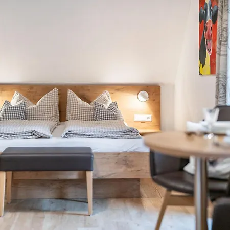 Schaetzlehof Guest house